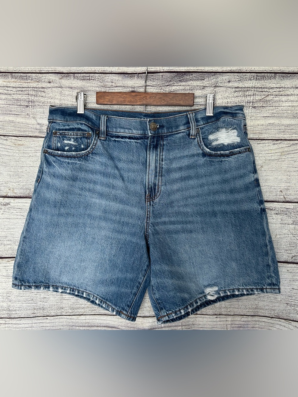 American Eagle ‘90s Boyfriend Bermuda denim short jorts size 16